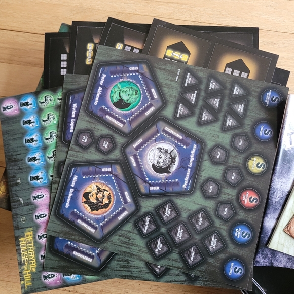 Betrayal at the House on the Hill board game - Picture 4 of 4